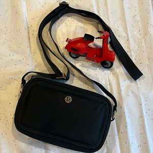 LULULEMON Crossbody Bag 2L